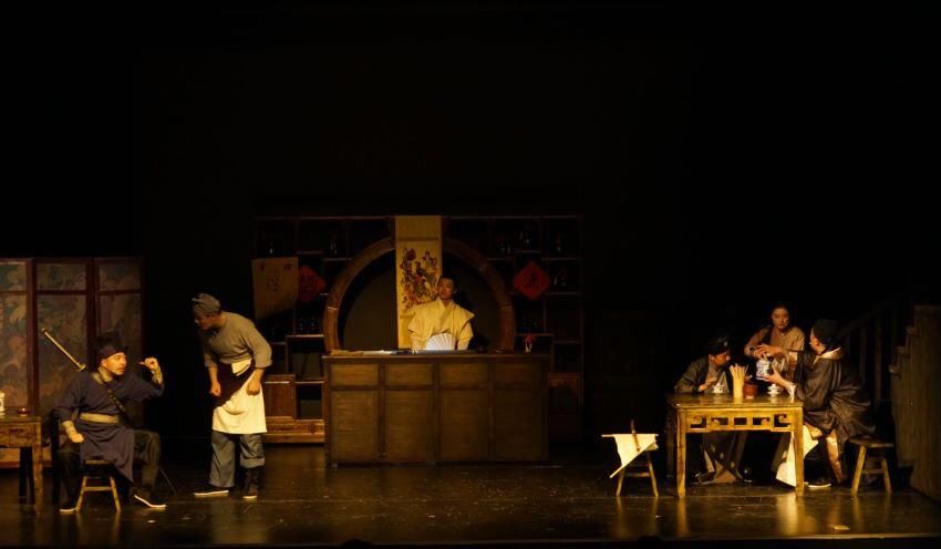  义字|30秒｜因金庸去世触发情怀 《义字当头》上演新式蓉城江湖