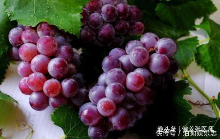女性想要皮肤好,要坚持吃三种食物,美白护肤,滋润身体