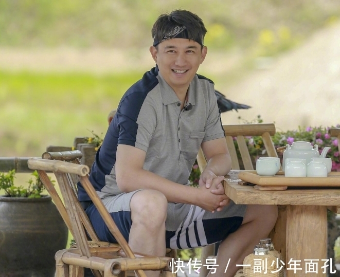 入味|這么尷尬?何炅剛吹捧,那英后腳抱怨“沒入味”,黃磊廚藝遇危機(jī)