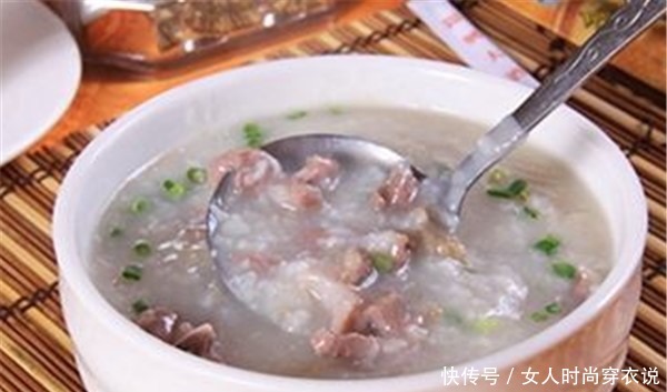 皮蛋|皮蛋瘦肉粥,绝对不可直接下皮蛋煮!多此“一举”做出来粥才不腥