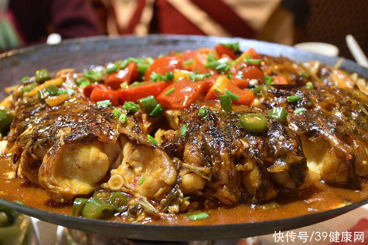 大鱼大肉|怎么判断肾的好坏?若没有这5个表现,说明肾很健康,不用担心