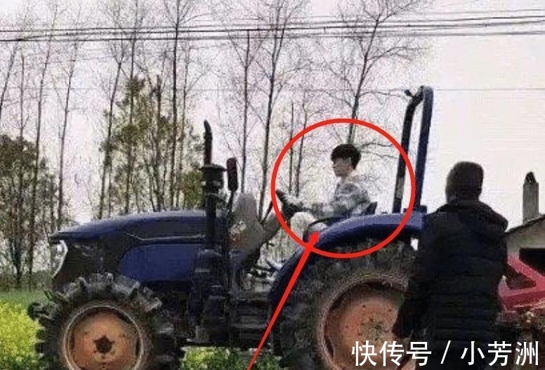 张艺兴晒拖拉机驾驶证,录制综艺太用心,《向往的生活》好戏来了