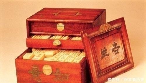 五彩螺钿牌$溥仪的这副五彩螺钿牌,制作难度极大,现已是无法超越的宝贝