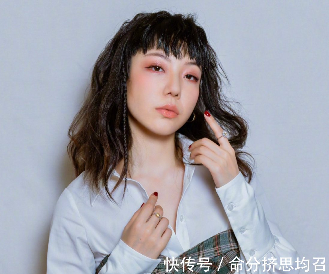 中国好声音|《中国好声音》定档，8个导师座位已定，张碧晨和吴莫愁离得很远