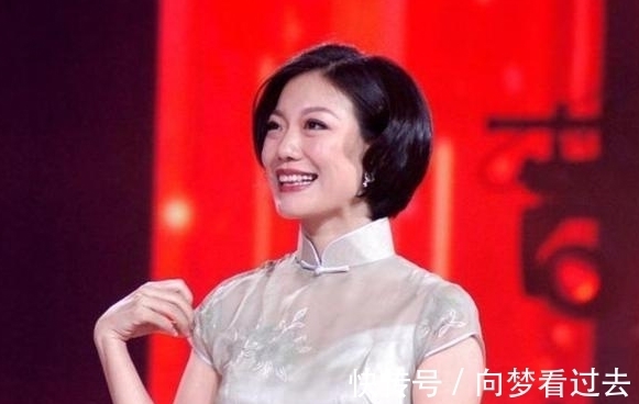 星光大道冠军近况凄凉,街头卖唱仅数人围观,曾和李谷一春晚合唱