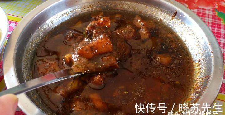 麻辣咸香|姥姥摆地摊，靠1碗炸酱面，日入100元，炸酱配方告诉你