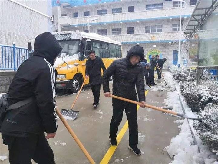 现场直击！烟台中小学生开学啦