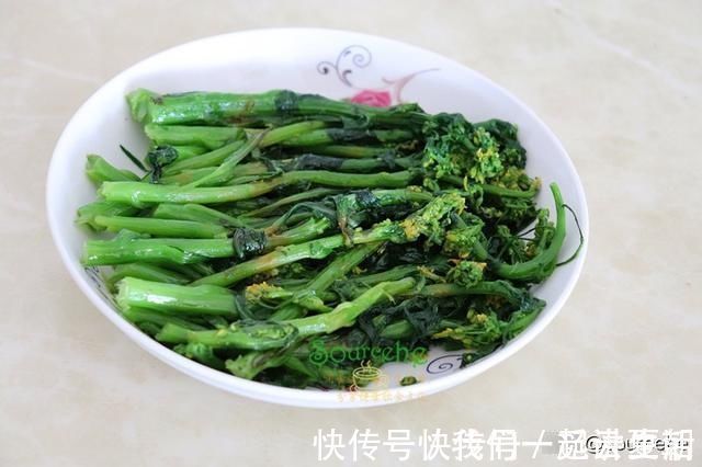 香菇|第一次回老公家过年,不串门不拜年,天天吃剩菜,亲妈劝我回家