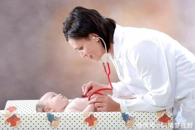 自作自受|儿子深夜发高烧,医院排800多号,宝妈心急投诉,医生:自作自受