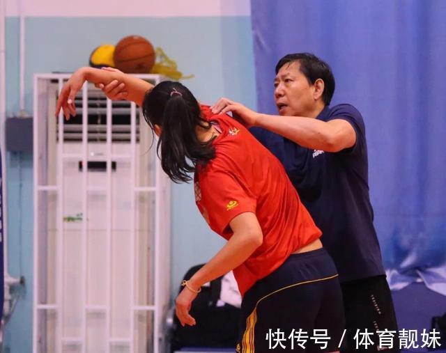 副攻|惊喜！女排冠军教头亲训18岁副攻新星，未来或成李盈莹最佳搭档