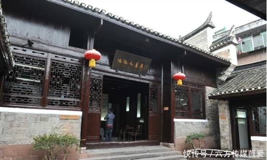 老年|城市丨凤凰古城,湘西神秘文化的深度观察