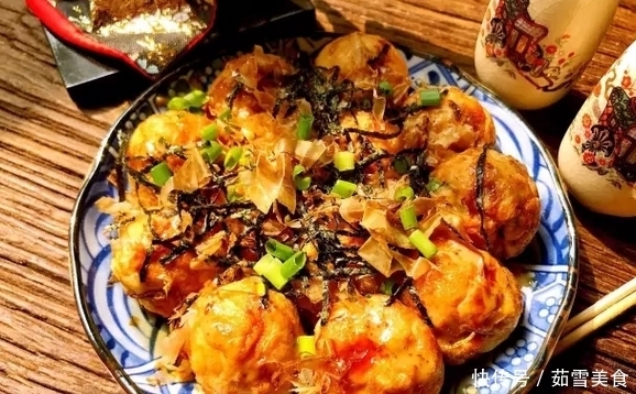 吃多了山珍海味,来尝尝大叔做的章鱼小丸子,外酥里嫩,家人喜欢