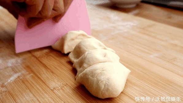 新疆|家庭版“烤包子”,不用发面,皮脆馅香,保证你吃一次就念念不忘