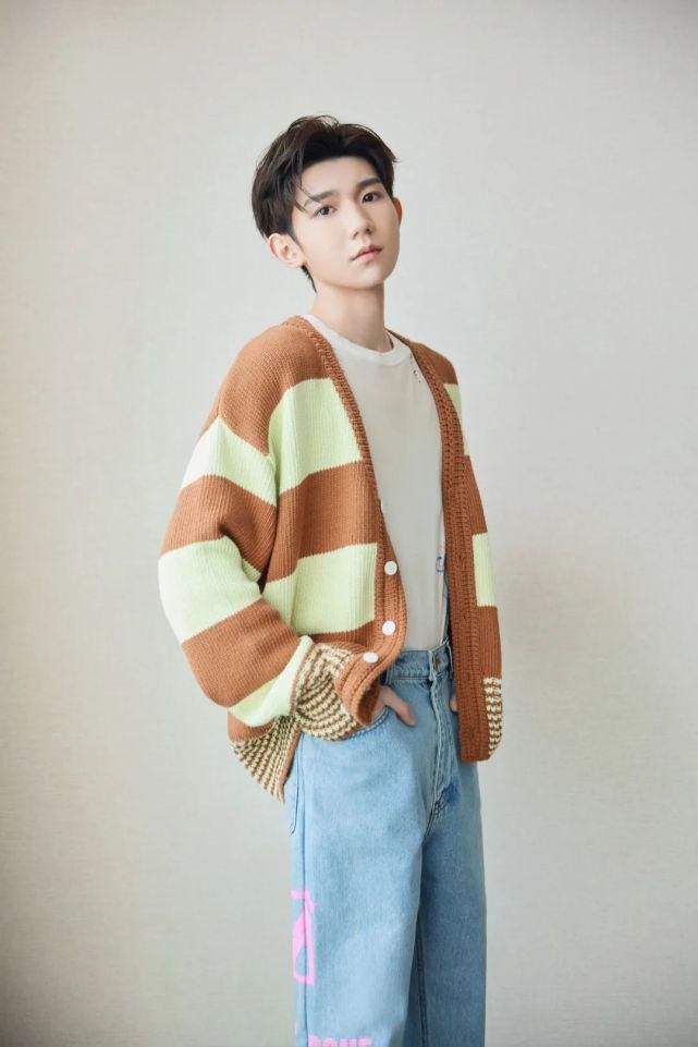 王源|王源《流星也為你落下來了》電視首秀，讓浪漫音樂縈繞耳邊