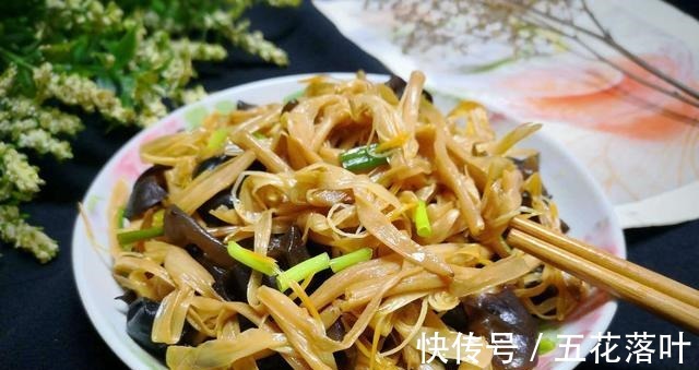 木耳|此菜是天然“健脑菜”读书的孩子要多吃,大脑更聪明,科科拿第一!