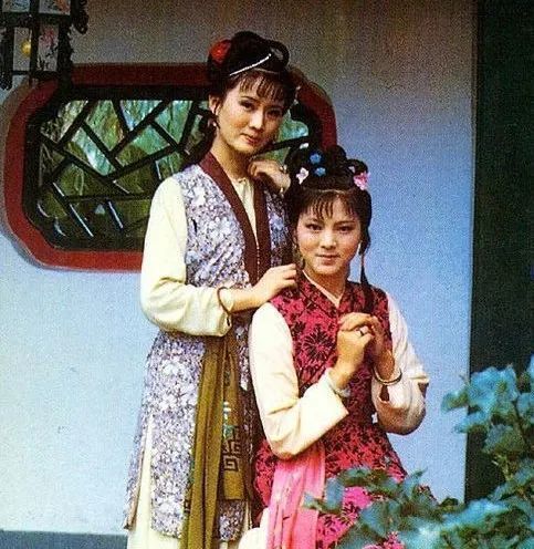 薛宝钗!贾宝玉的最后一梦:陪贾宝玉走到最后的女人是谁?