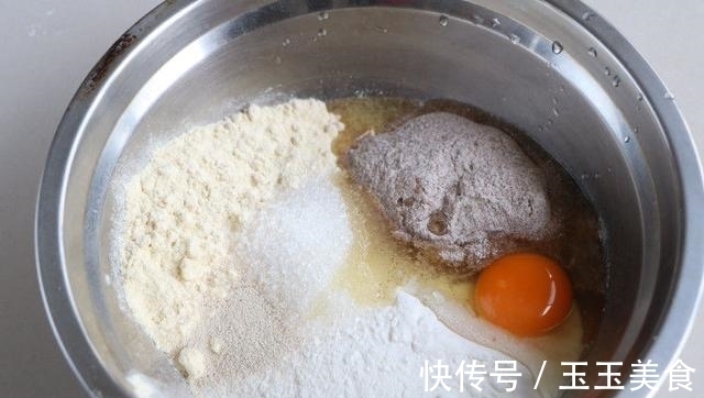 早餐|健康早餐吃杂粮，教你一款杂粮饼做法，给身体来一次“大扫除”
