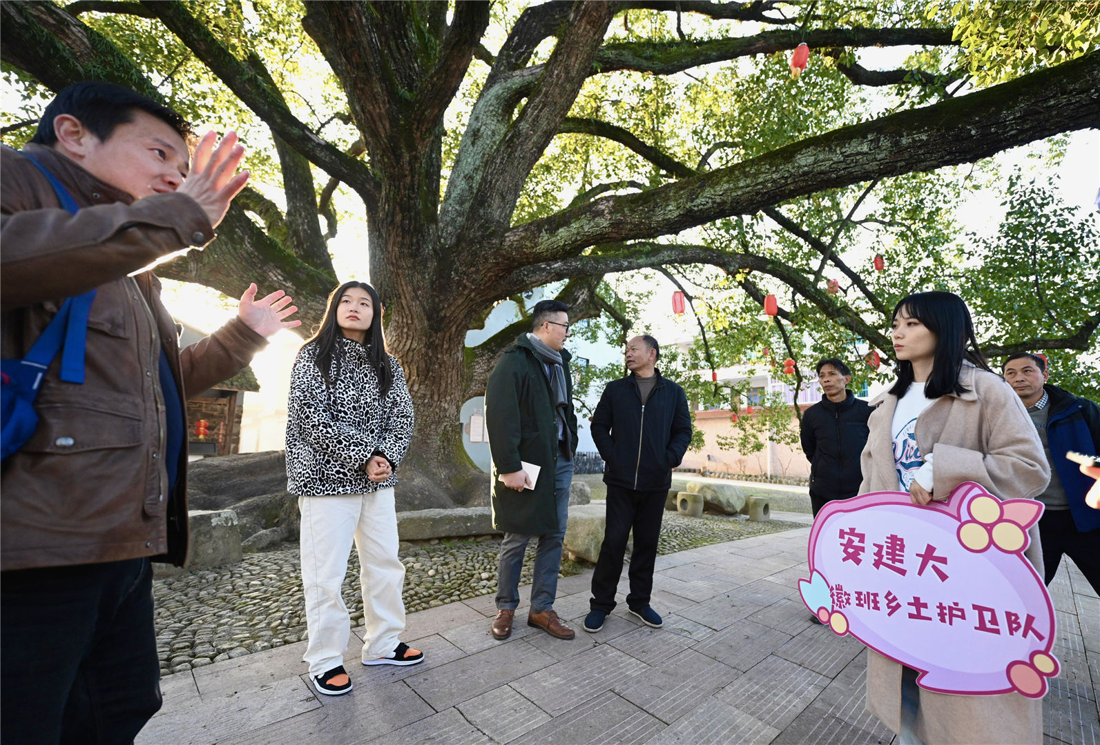 中国传统文化$村民当导师！长三角12所高校大学生首创将毕业设计“画”在田野上