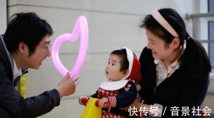 生长发育|宝宝吃母乳后,为何躺下就睡、一会就醒?分清“困饿”养成好作息