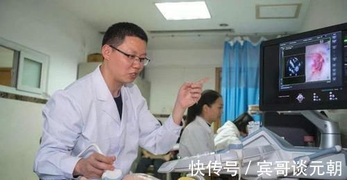 四胞胎|孕妈生下四胞胎,第四个宝宝出生后护士道喜:是个“天宠宝宝”