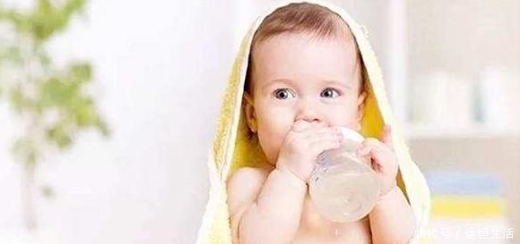 多喝水|家长劝孩子多喝水，但这些时候喝水是不益的，还会让孩子发育缓慢