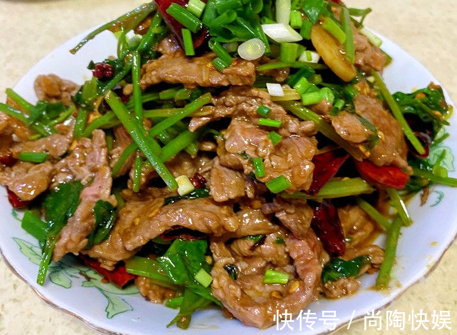 家常菜|家常菜茶香猪蹄，芹菜炒牛肉，豆角炒土豆