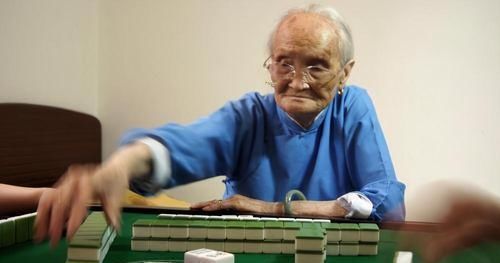  109岁人，年轻仅65岁，长寿秘诀不是多锻炼，而是这3件事