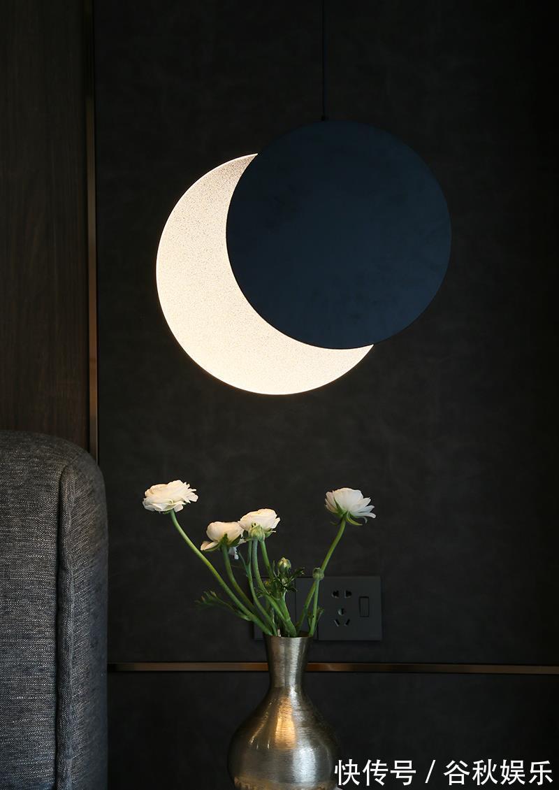 衣帽间|单身女青年的家,客厅选择超大电视机,让客厅瞬间变成影音室