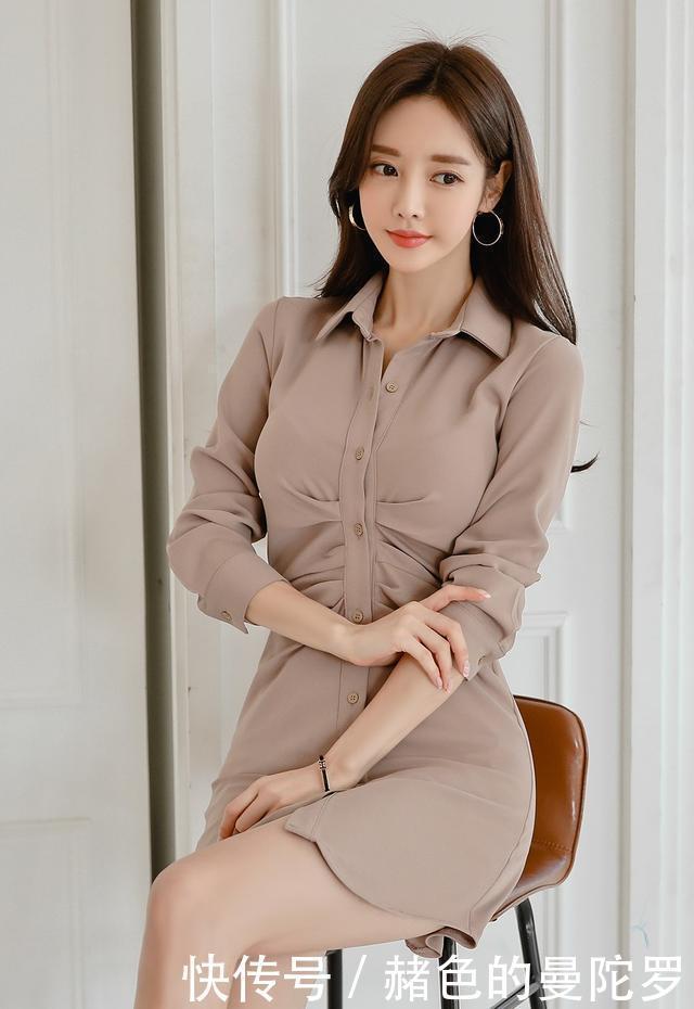 落落大方|丝滑柔顺皱褶粉玉衬衫裙,突显孙允珠落落大方