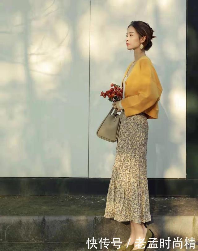 针织衫+半身裙早春万能穿搭公式, 时尚洋气, 关键还显瘦