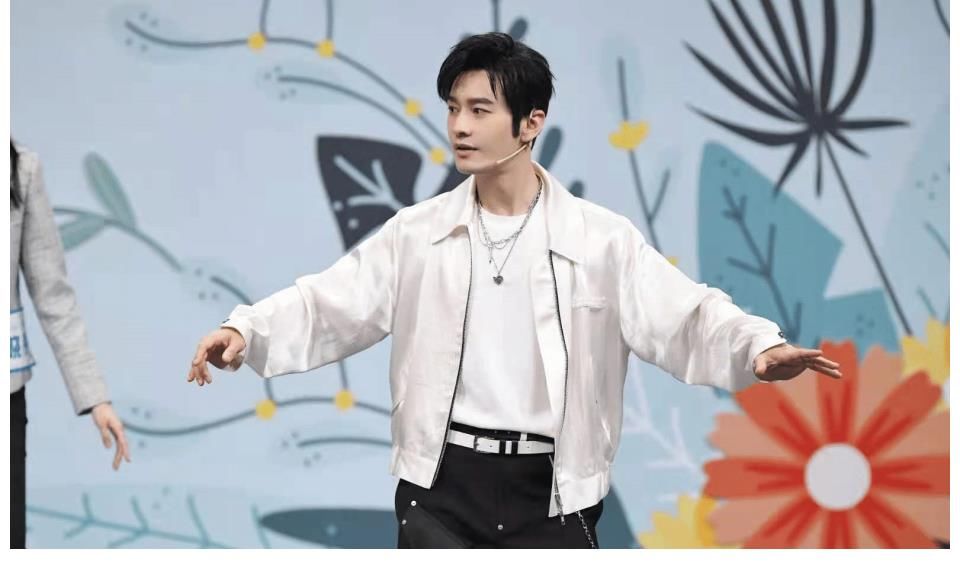 姚安娜|《中餐廳5》開錄，姚安娜丁真加盟，寒門網紅和豪門公主誰更討喜