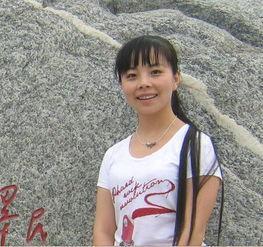 天差地别的王小丫和草帽姐一个低调无冕之王，一个浮夸遭人唾弃