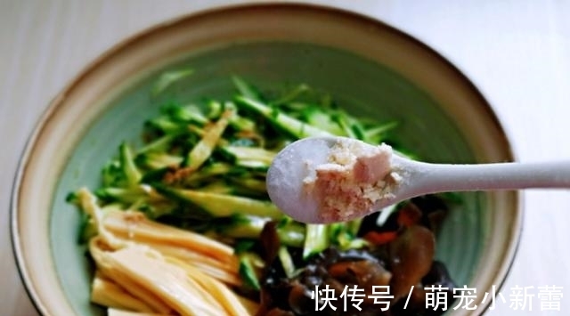 此菜万万不能隔夜吃，吃一次比吸烟的危害大，不懂就吃亏大了