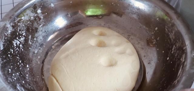  清洗干净|糯米粉最好吃的做法,全程手不沾面,松软香甜,比蛋糕简单好吃