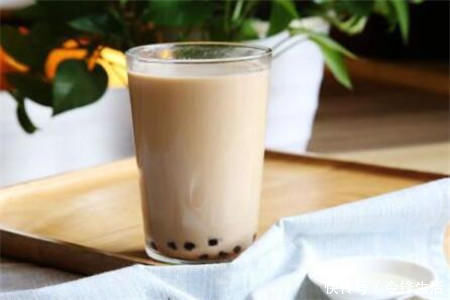 班级|零下10度,家长好心给孩子所在班级送奶茶,却遭人“嫌弃”