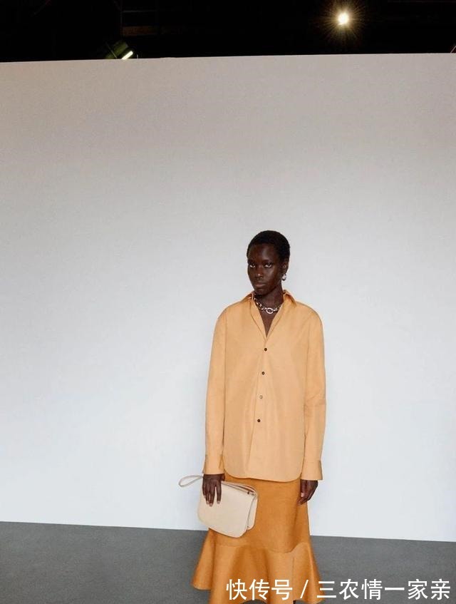 时髦 衬衫+半裙,轻轻松松的时髦!衬衫+半裙,轻轻松松的时髦!