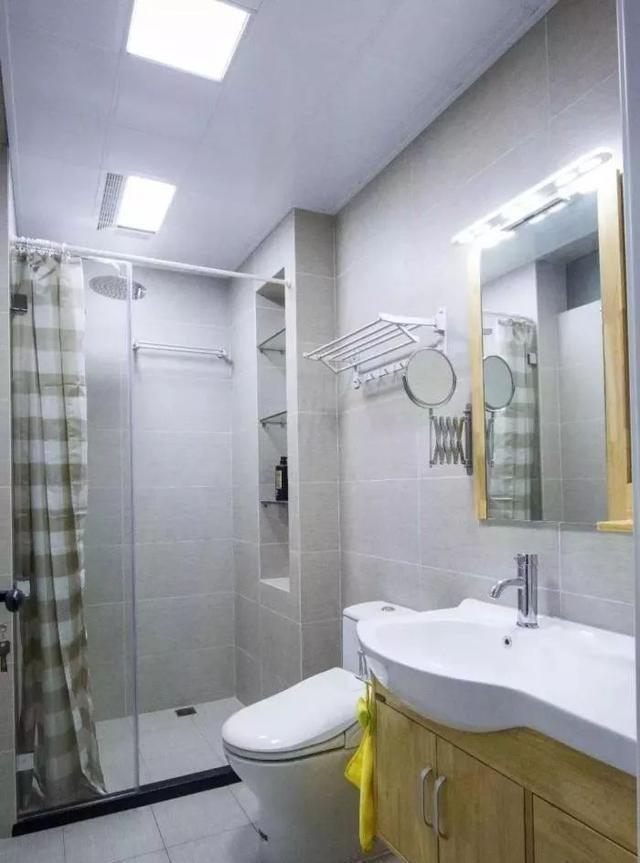 卫生间隔|卫生间就这样装非常漂亮,洗澡也方便,一天连洗三次都不过瘾