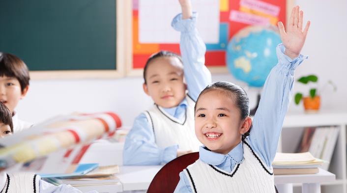 青春期|孩子处于叛逆期怎么办?别和孩子硬碰硬,家长教育时试试这5步