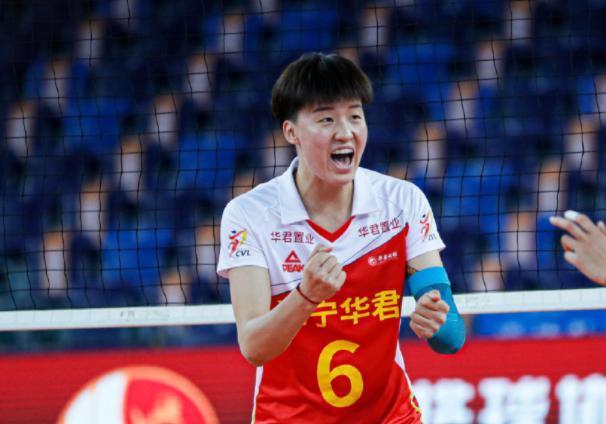 孙小轩|辽宁女排虽败犹荣,段放发挥不比李盈莹差,胡铭媛6扣5中3拦