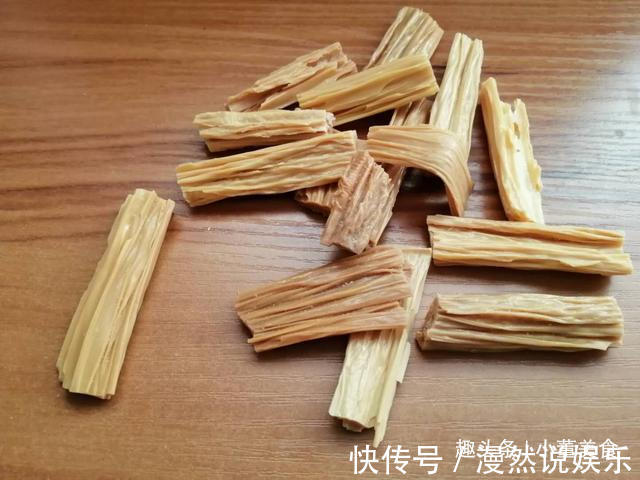 五花肉|泡腐竹时,别放水里直接泡,大厨教你一招,简单快速不夹生