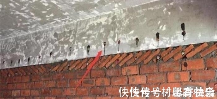 师傅|砌完墙,师傅拿来一包钉子让加50块,朋友看到让我赶紧答应