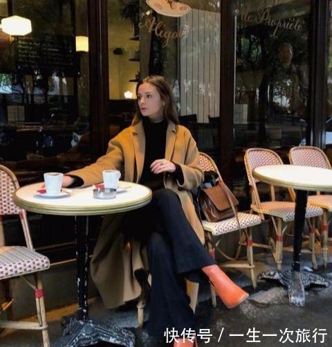 洛薇 秋天街头的“法式优雅”,我劝你这样穿,法国女人的时髦,你也有!