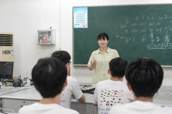 清华|9门满分、49次满绩，保研清华！杭州学霸“补姐”霸气上热搜