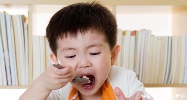 医生|10岁男孩患肠癌,这三类食物进“黑名单”,医生建议别给孩子吃