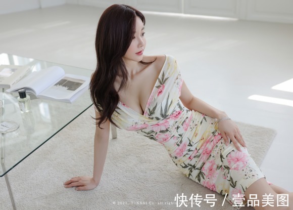孙允珠|女神孙允珠时尚搭配:雨黛水粉春江花月复古牡丹裙