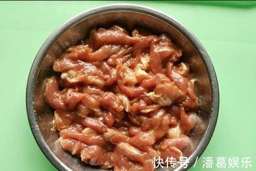 不管炒什么肉，万万不能直接下油锅，多加这1步，更香更嫩滑