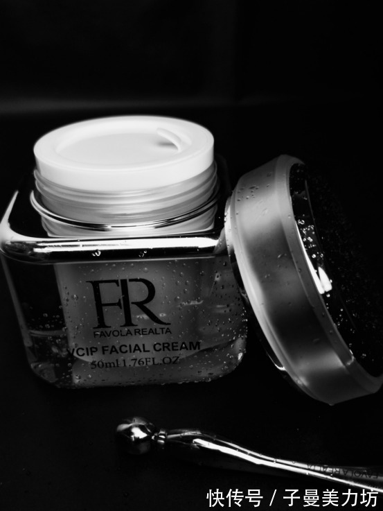 质地|口碑满分的网红面霜种草,舒缓保湿润肤,可重现完美无瑕细嫩肤质