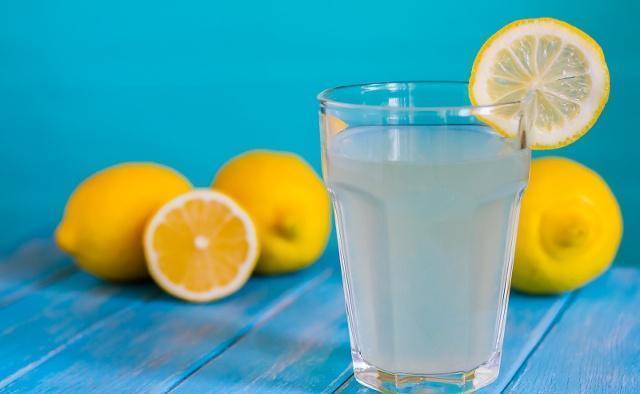 柠檬是减肥的好帮手,三种柠檬吃法,或许让你瘦的更明显