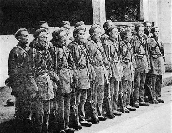 太平军|罕见的太平天国老照片,图2是太平军的精锐,图6的女兵视死如归