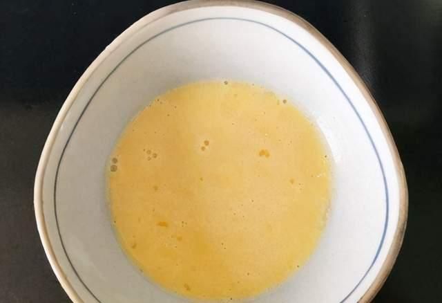 回软|炸小鱼时,有人裹粉有人挂蛋液,大厨:教你正确做法,香酥不回软